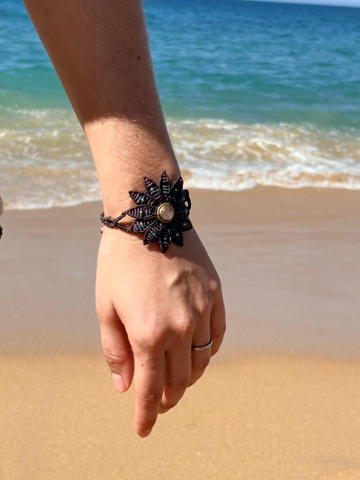 Création des bijoux et/ou talismans en micromacramé