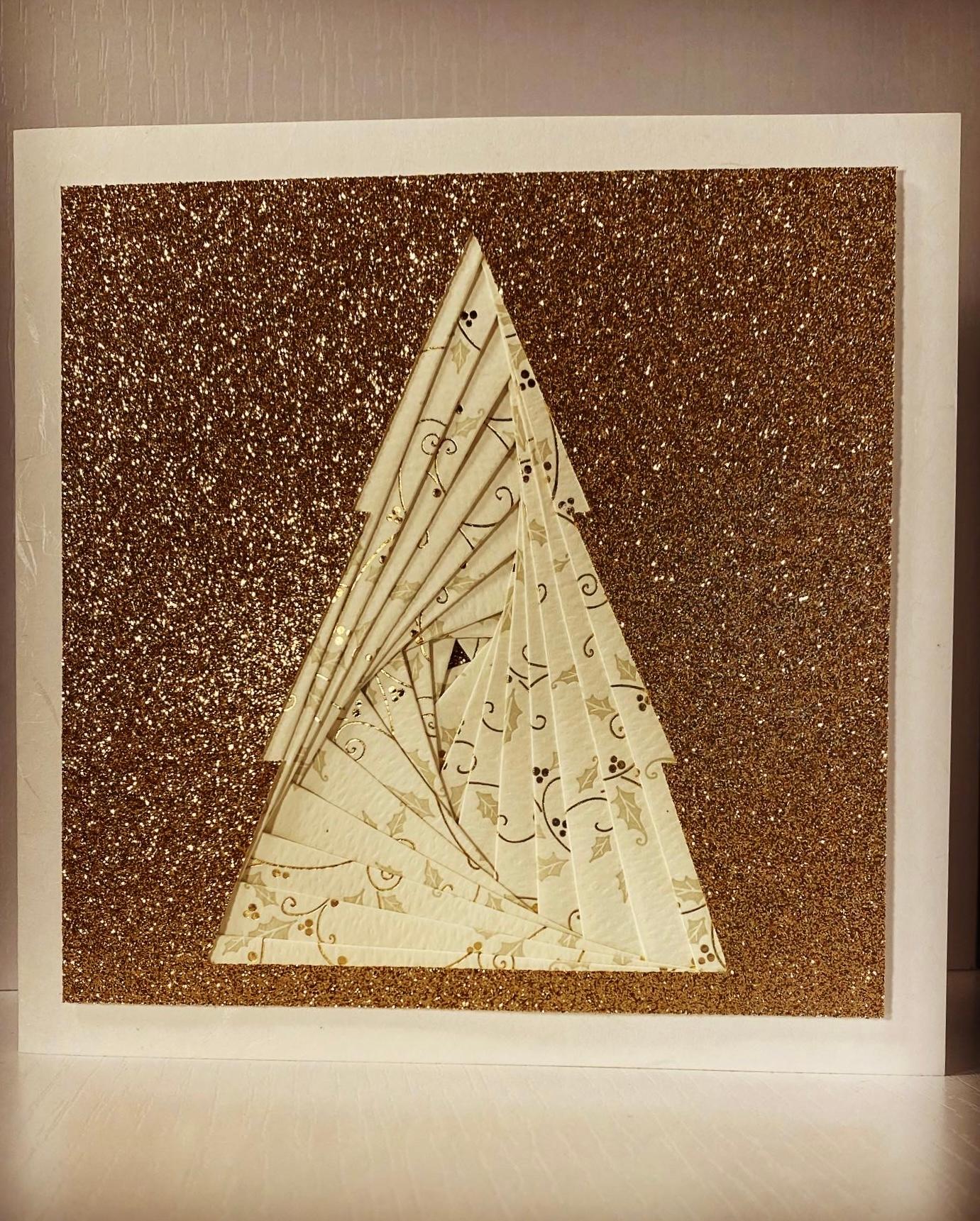 Créez votre propre carte de Noël avec la technique de l'iris folding  - photo 2 sur 4
